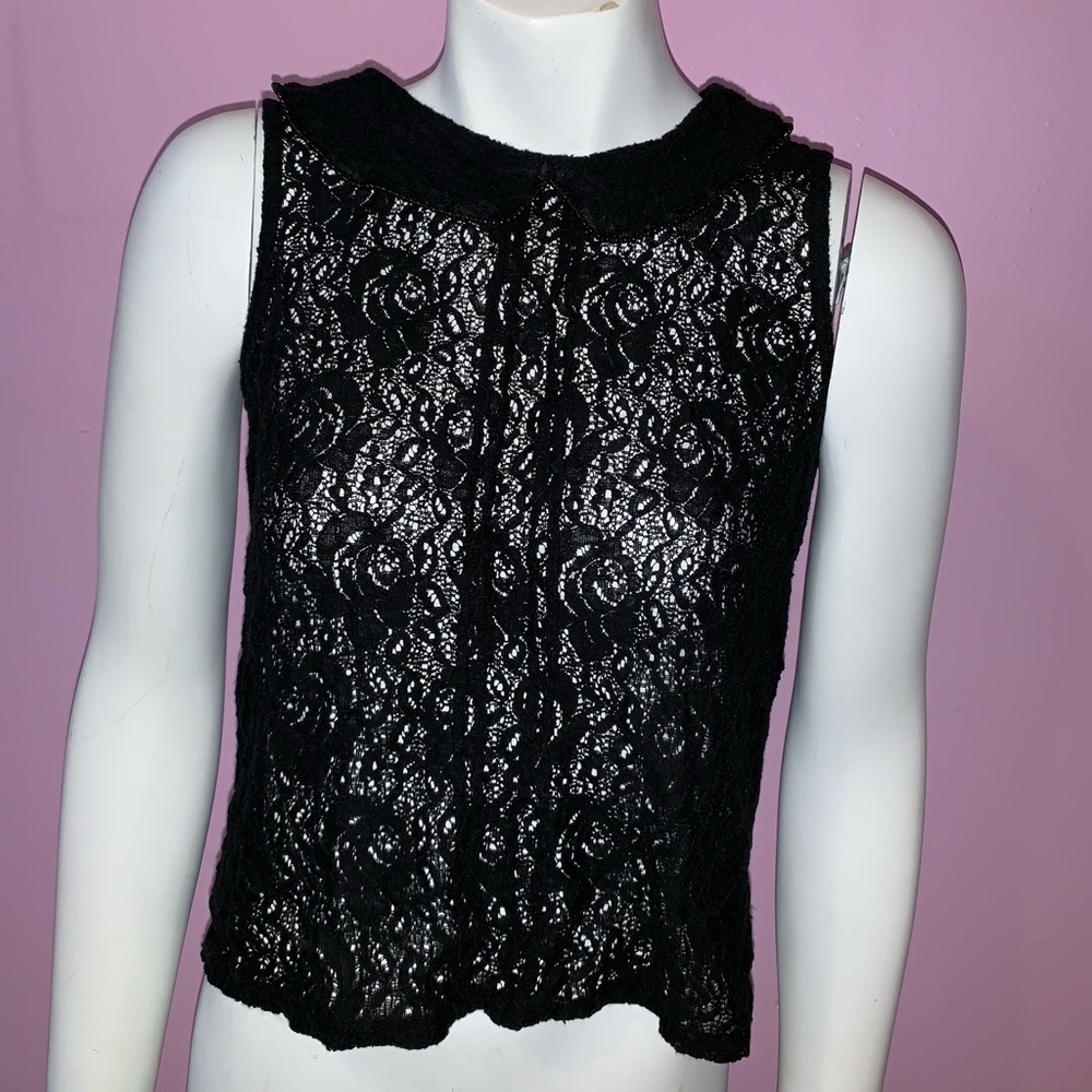 No-Sleeve, Lace-Front Collared Shirt